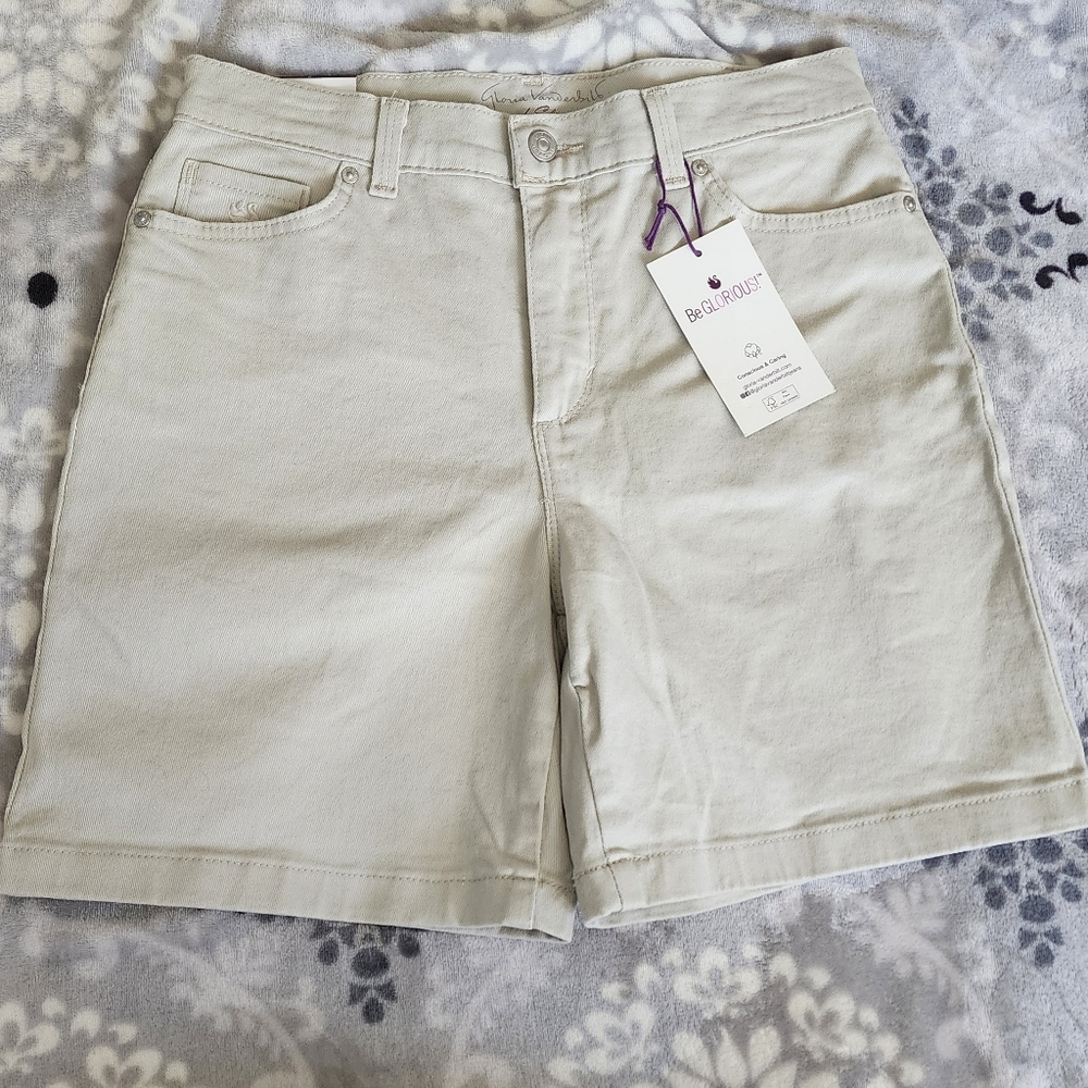 Classic rise jean shorts